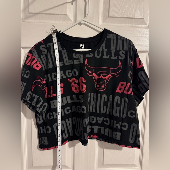 Chicago Bulls cropped t-shirt XXL Women’s - Picture 3 of 5